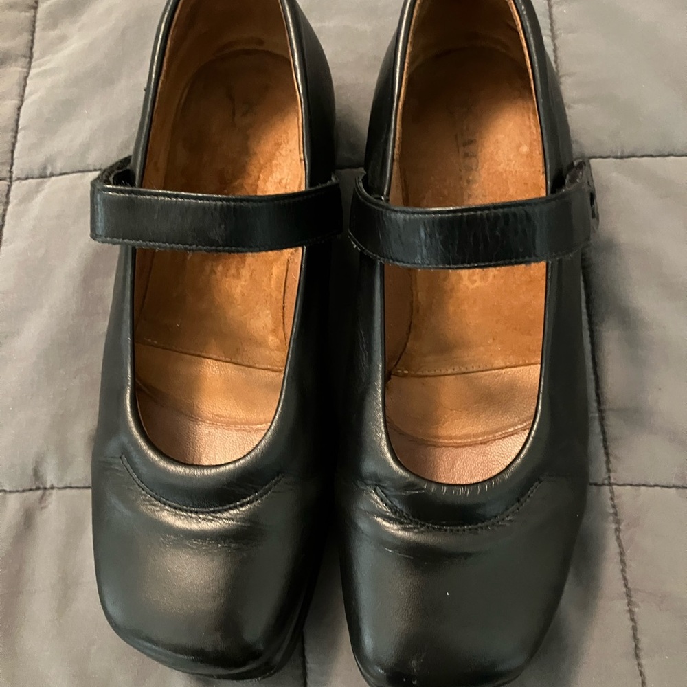 Kumfs black Maryjane shoe sz 9 Eur 39 $129